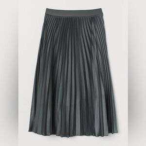 H&M - high waisted pleated calf-length skirt | grey/ green | size small